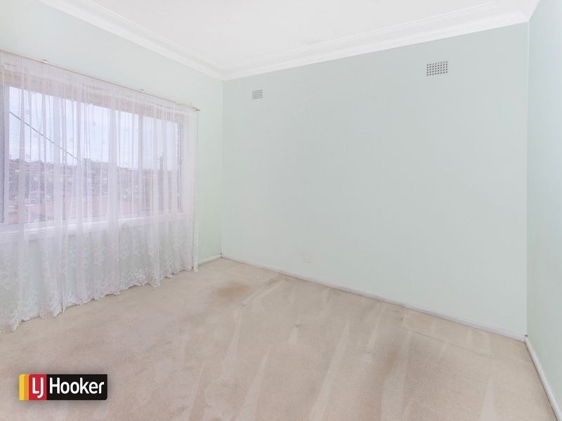 46 Weringa Avenue, Lake Heights NSW 2502