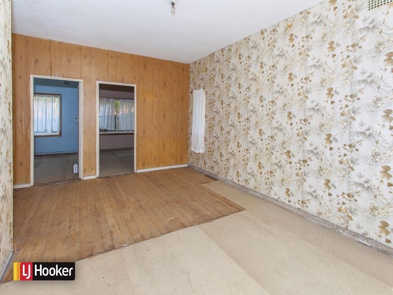 46 Weringa Avenue, Lake Heights NSW 2502