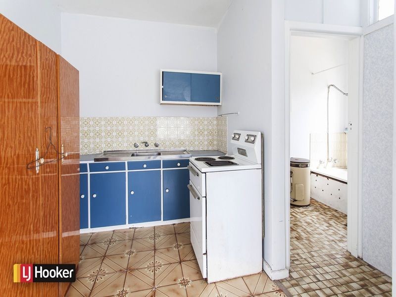 46 Weringa Avenue, Lake Heights NSW 2502