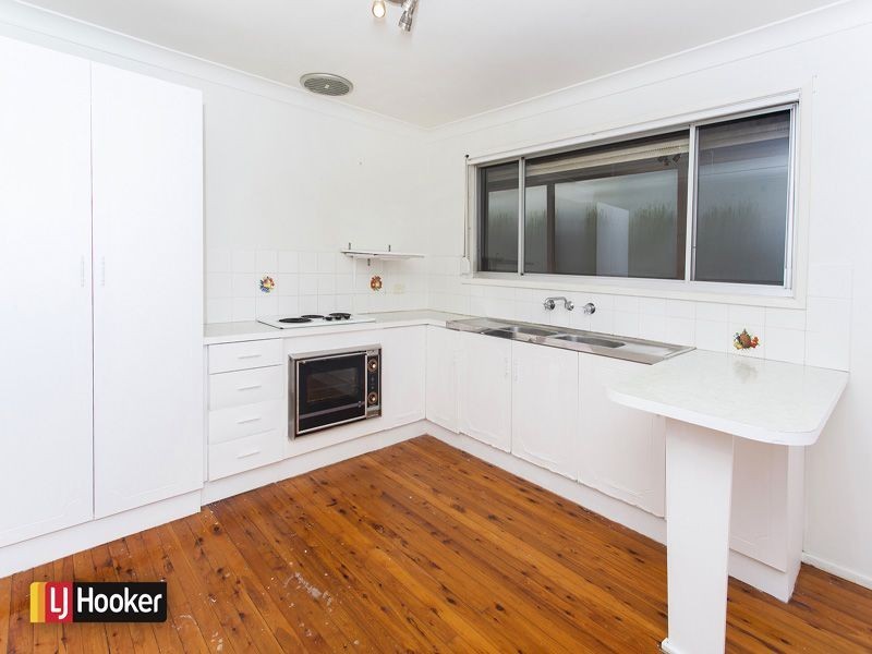 15 Hurry Crescent, Warrawong NSW 2502