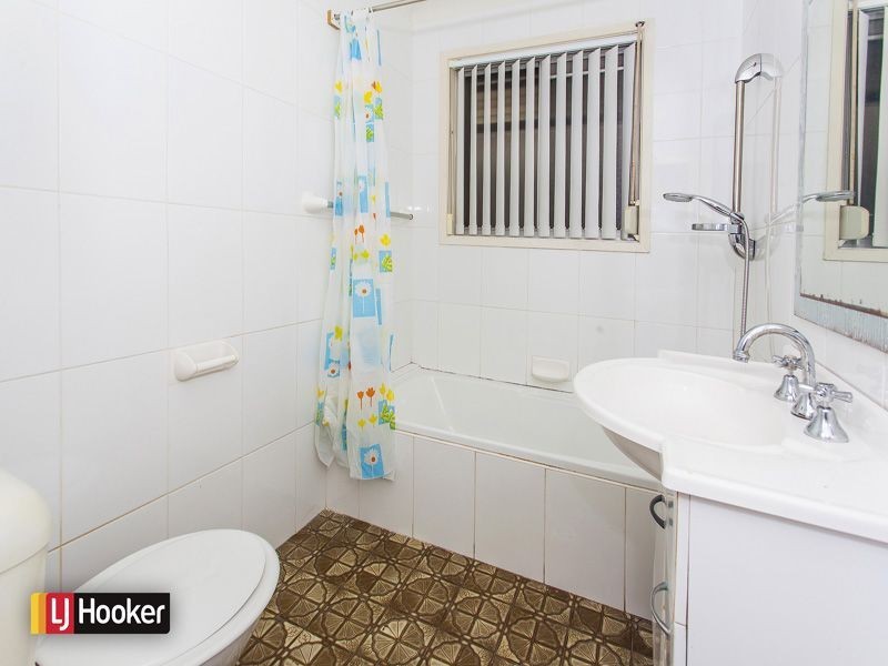 15 Hurry Crescent, Warrawong NSW 2502