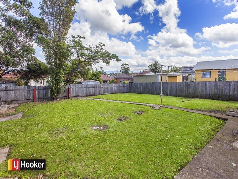 12 Blaxland Avenue, Warrawong NSW 2502