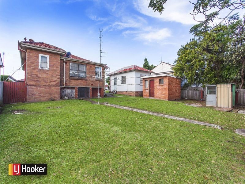 12 Blaxland Avenue, Warrawong NSW 2502