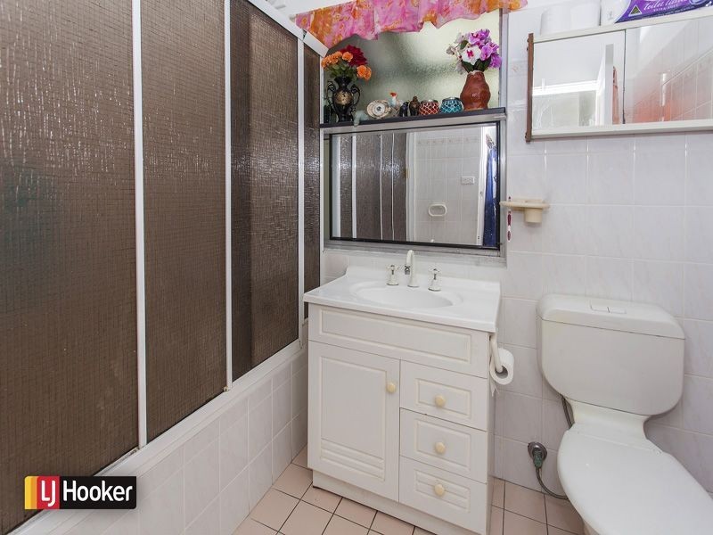 10 Arnold Crescent, Lake Heights NSW 2502