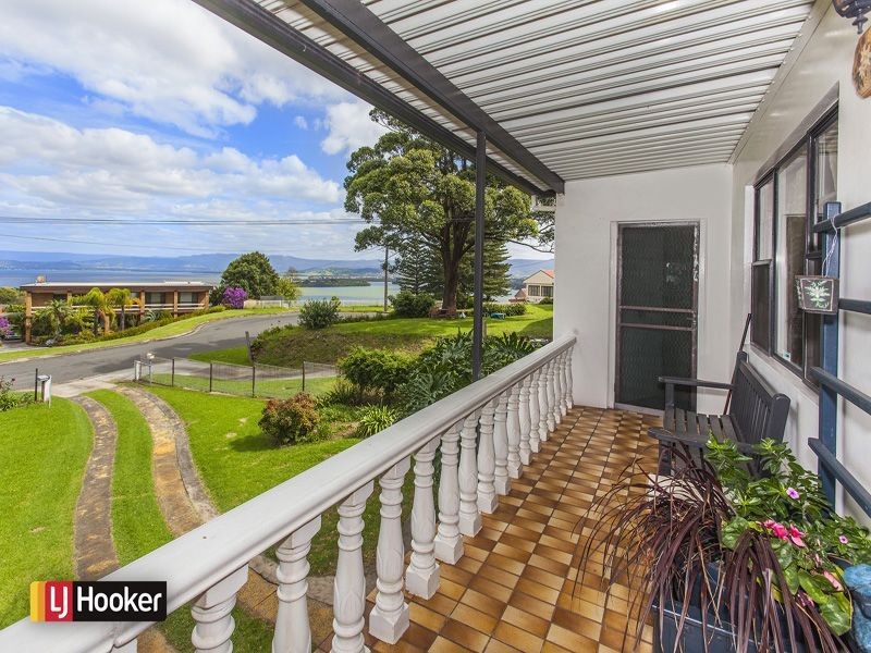 10 Arnold Crescent, Lake Heights NSW 2502