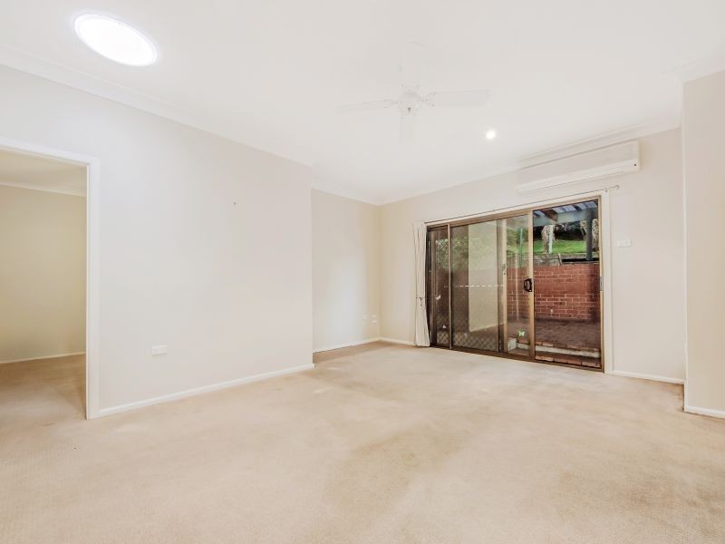 360 Northcliffe Drive, Lake Heights NSW 2502