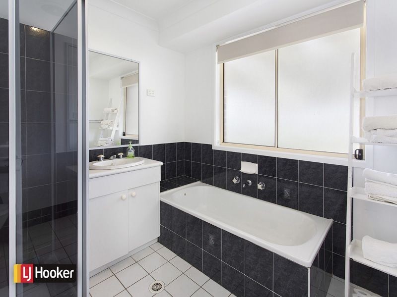25 Hazelton Street, Albion Park NSW 2527