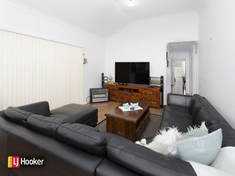 13 Fifth Avenue, Port Kembla NSW 2505