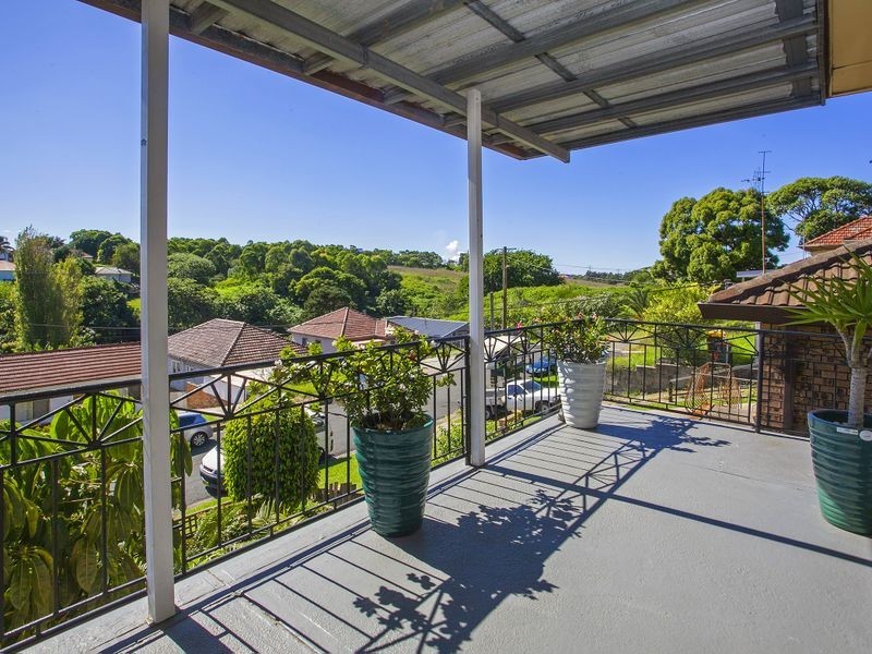 9 McGovern Street, Cringila NSW 2502