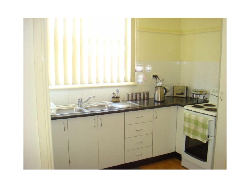 84 Lake Heights Road, Lake Heights NSW 2502