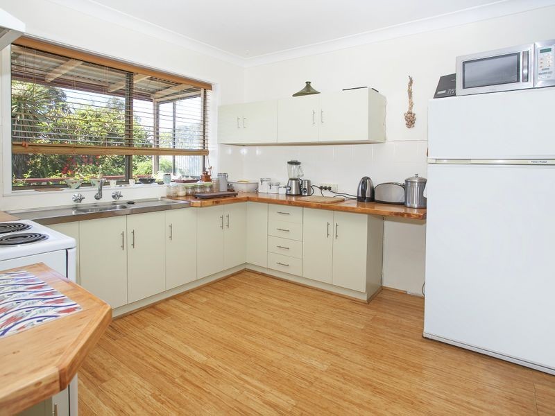 50 Flagstaff Road, Warrawong NSW 2502