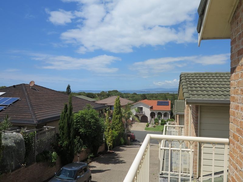 4/34 Surfside Drive, Port Kembla NSW 2505