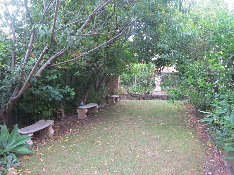 2/17 Ranchby Avenue, Lake Heights NSW 2502