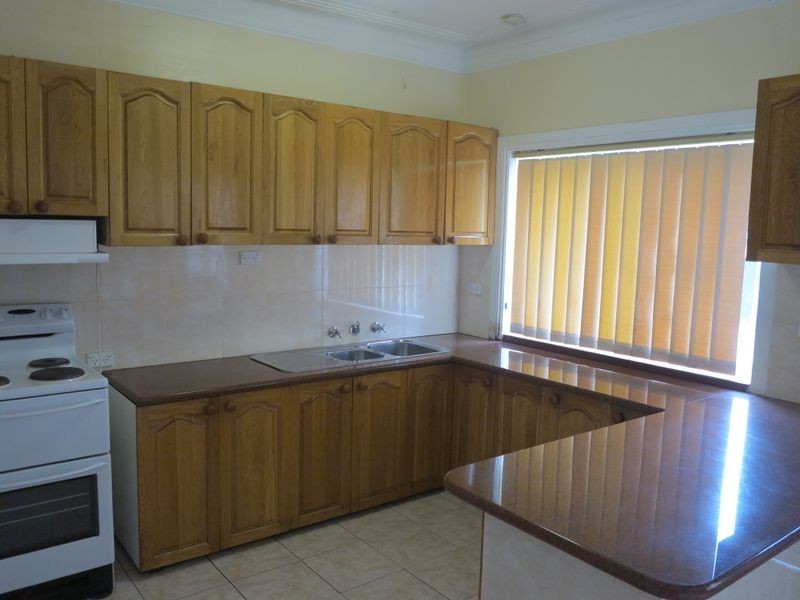 2/17 Ranchby Avenue, Lake Heights NSW 2502