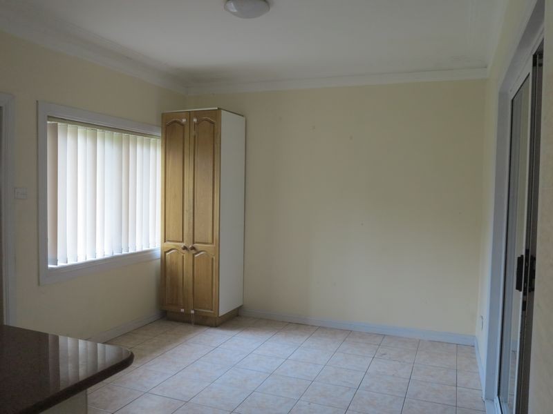 2/17 Ranchby Avenue, Lake Heights NSW 2502