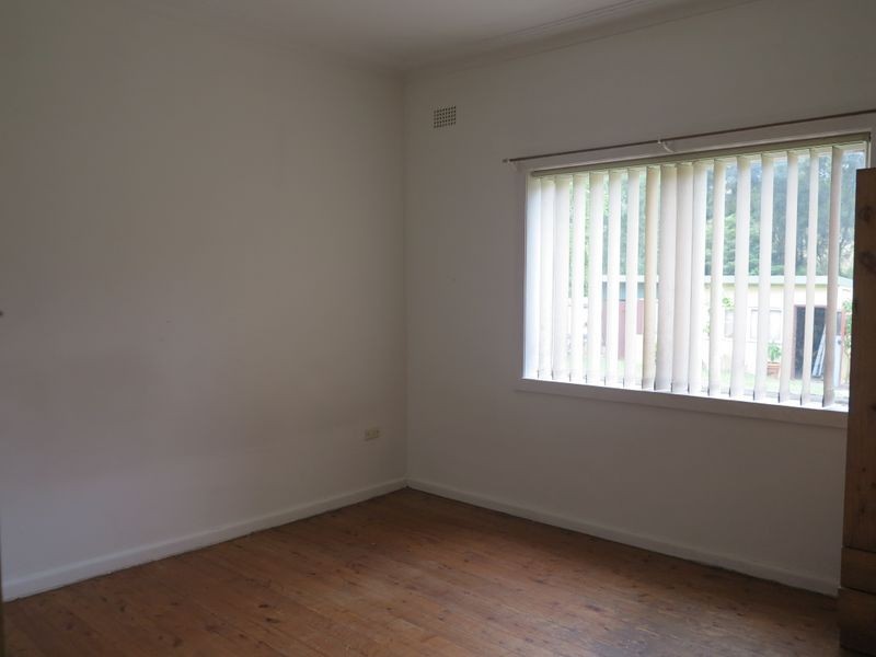 2/17 Ranchby Avenue, Lake Heights NSW 2502