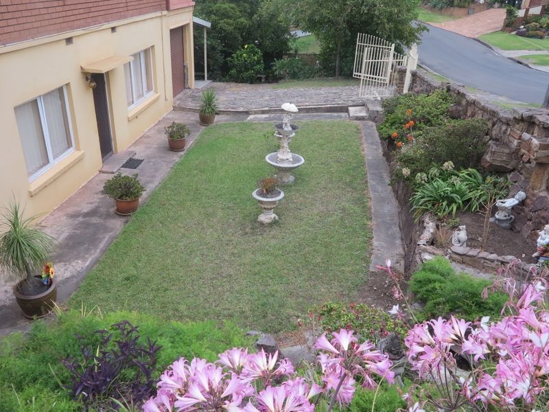 2/17 Ranchby Avenue, Lake Heights NSW 2502