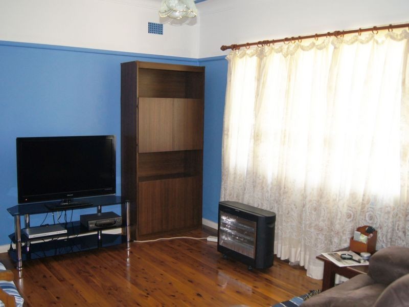 10 Holman Street, Port Kembla NSW 2505