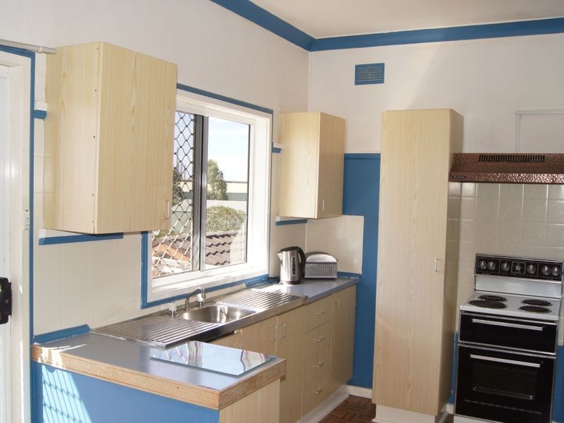 10 Holman Street, Port Kembla NSW 2505