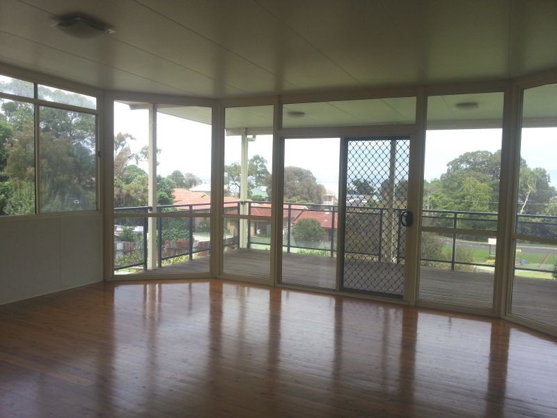 11 Gloria Crescent, Lake Heights NSW 2502