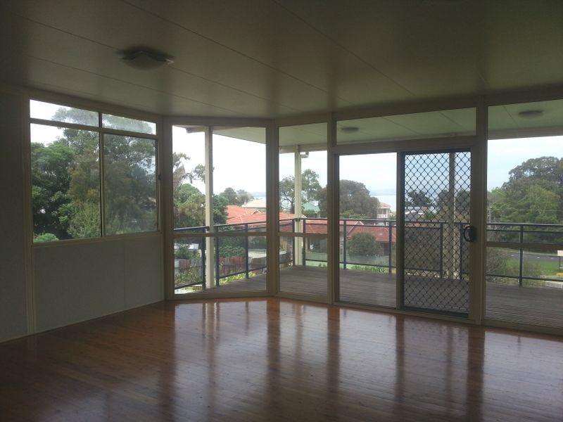 11 Gloria Crescent, Lake Heights NSW 2502