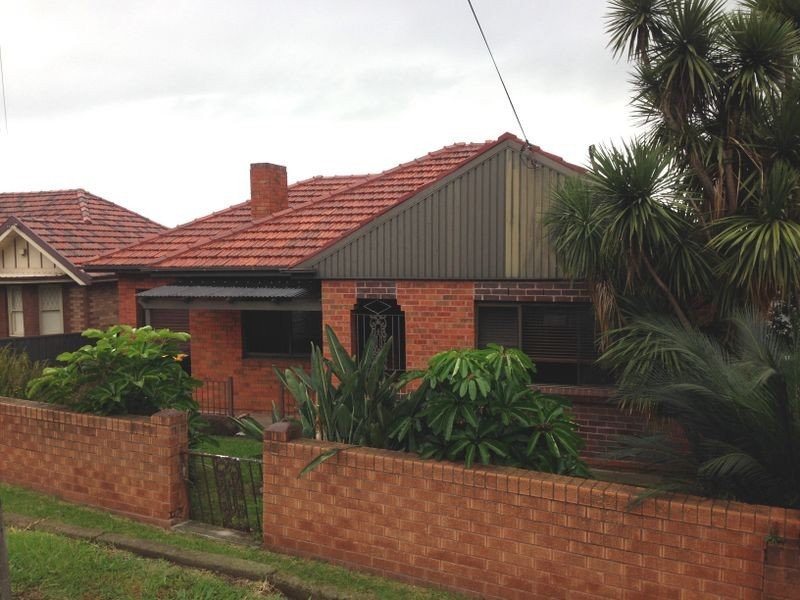 27 Northcliffe Drive, Lake Heights NSW 2502
