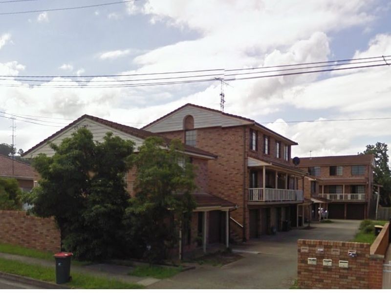 2/4 Heaslip Street, Coniston NSW 2500
