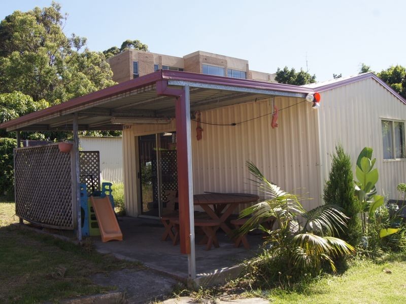 8 Todd Street, Warrawong NSW 2502