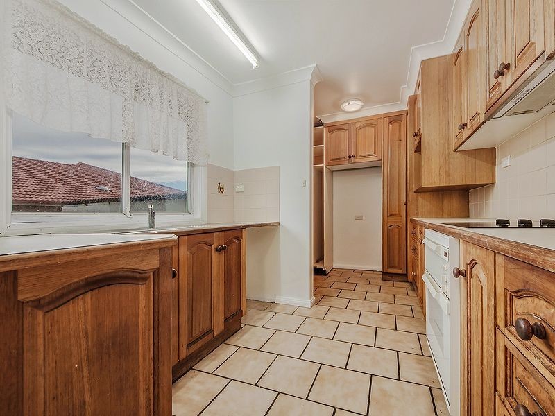 193 Northcliffe Drive, Berkeley NSW 2506