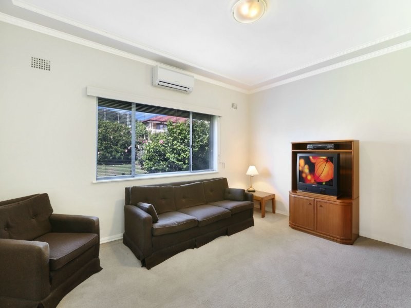 2 Griffiths Avenue, Port Kembla NSW 2505