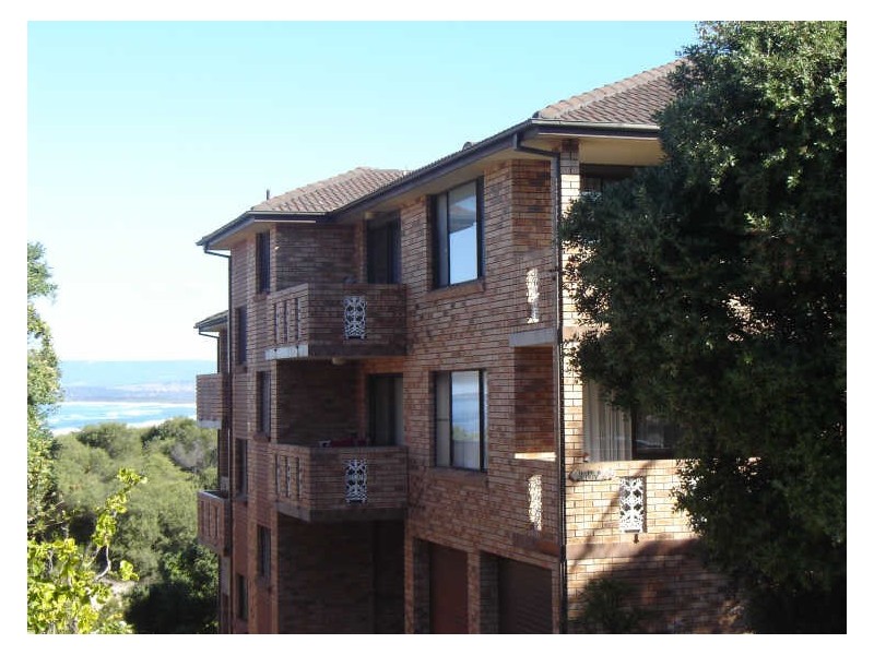 2/11 Surfside Drive, Port Kembla NSW 2505