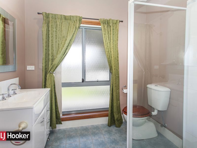 2 Chaplin Place, Albion Park NSW 2527