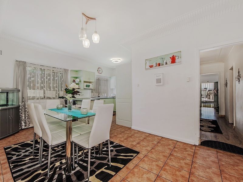 27 Merrett Avenue, Cringila NSW 2502