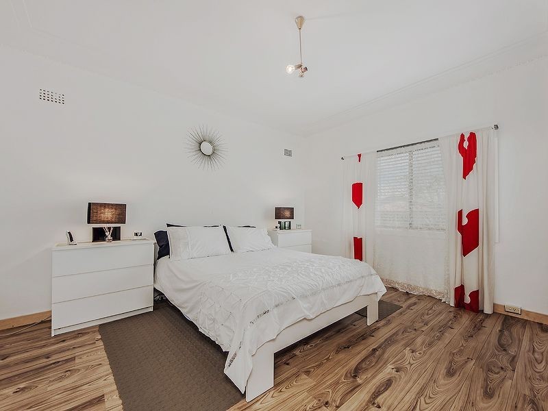 27 Merrett Avenue, Cringila NSW 2502