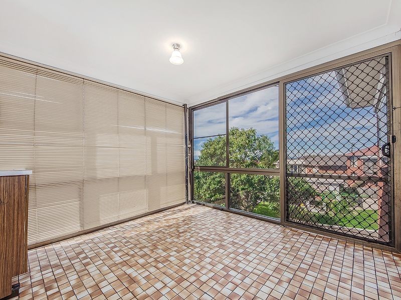 1A Weringa Avenue, Lake Heights NSW 2502