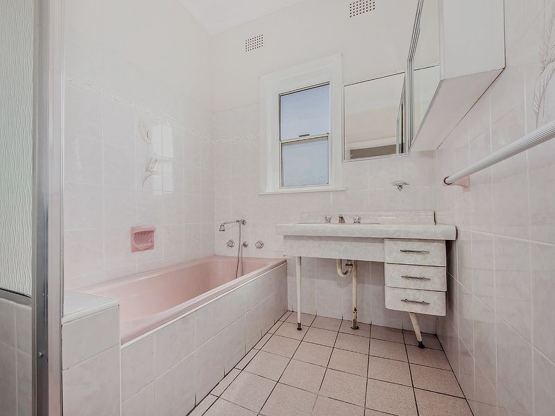 1A Weringa Avenue, Lake Heights NSW 2502