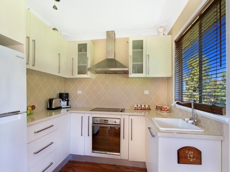 24 Karrabah Crescent, Lake Heights NSW 2502