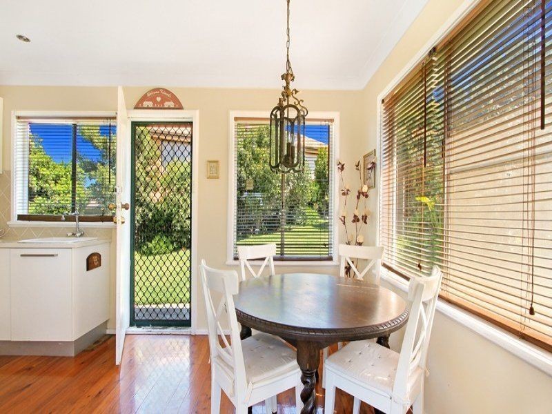 24 Karrabah Crescent, Lake Heights NSW 2502