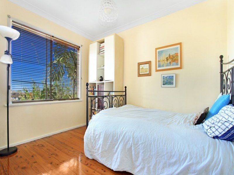 24 Karrabah Crescent, Lake Heights NSW 2502