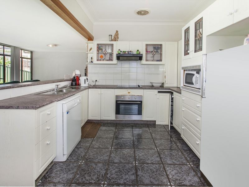 49 Mirrabooka Road, Lake Heights NSW 2502