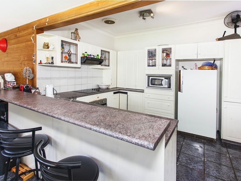 49 Mirrabooka Road, Lake Heights NSW 2502