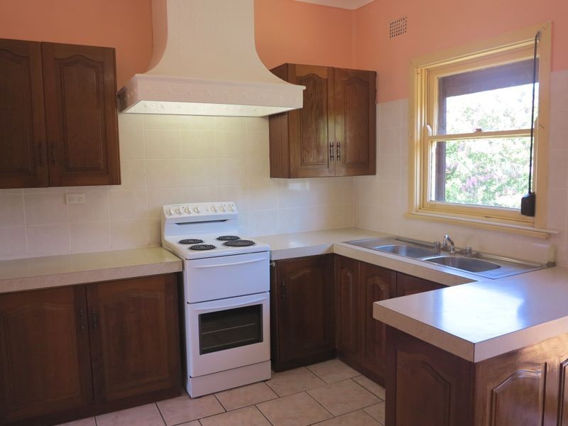 66A Lake Heights Road, Lake Heights NSW 2502