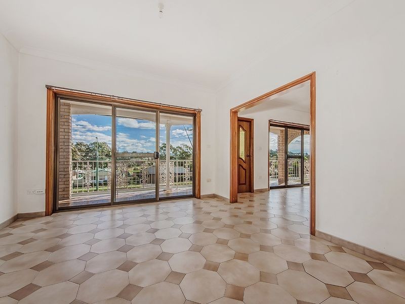 2/145 Lake Entrance Road, Barrack Heights NSW 2528