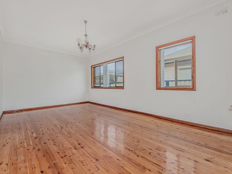 15 Sheffield Street, Cringila NSW 2502