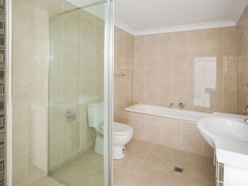 158b Shearwater Drive, Lake Heights NSW 2502