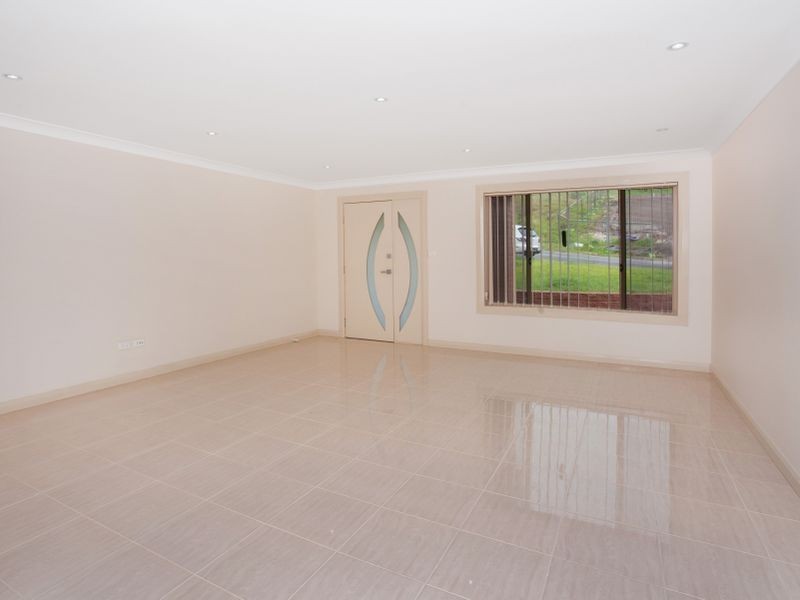 158b Shearwater Drive, Lake Heights NSW 2502