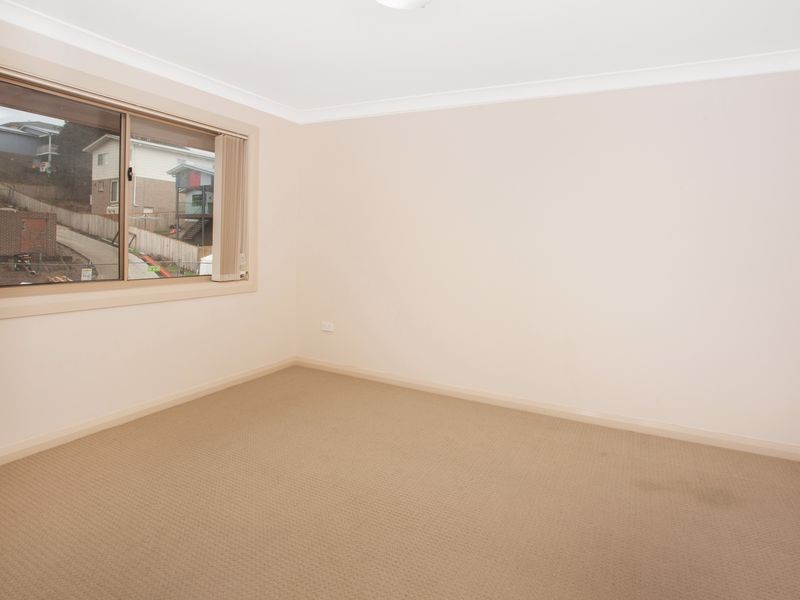 158b Shearwater Drive, Lake Heights NSW 2502