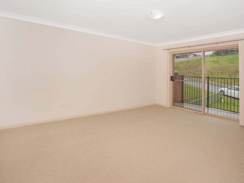 158b Shearwater Drive, Lake Heights NSW 2502