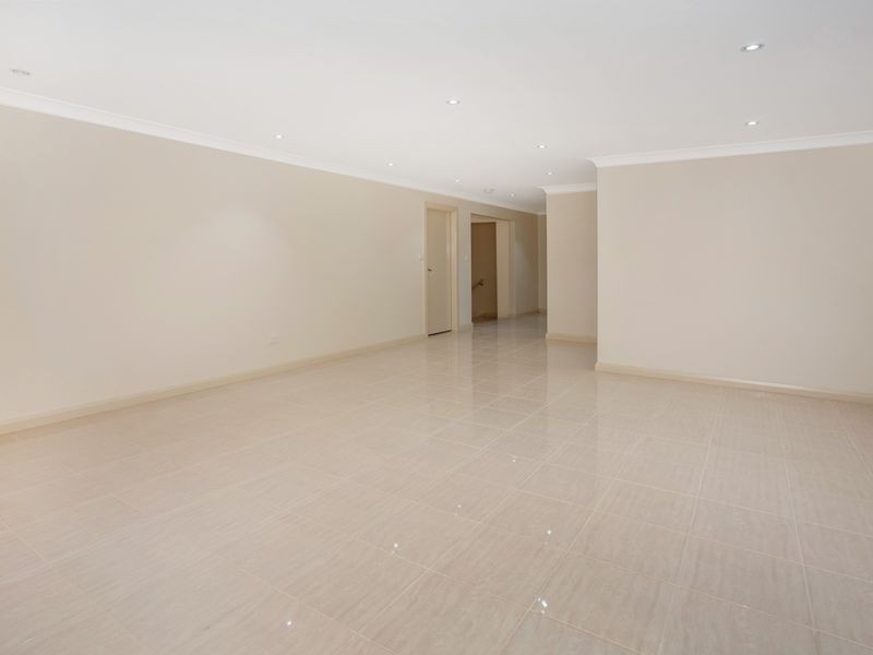 158b Shearwater Drive, Lake Heights NSW 2502