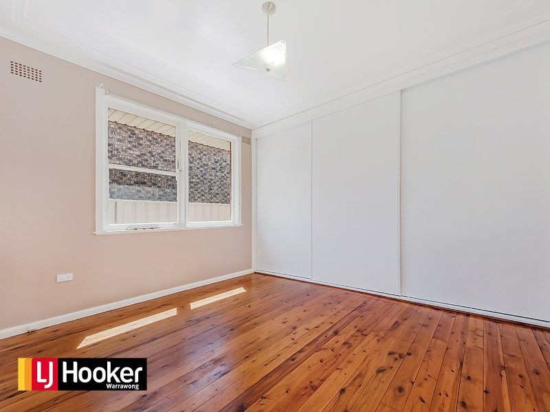 21 Lexburn Avenue, Wollongong West NSW 2500